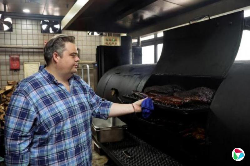 受贸易战影响 北京美式烤肉餐馆改用澳洲牛肉