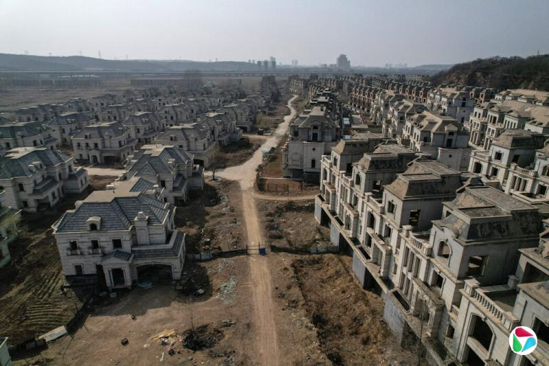 房地产曾占中国经济的三分之一。现在,很多地产项目已经停工。