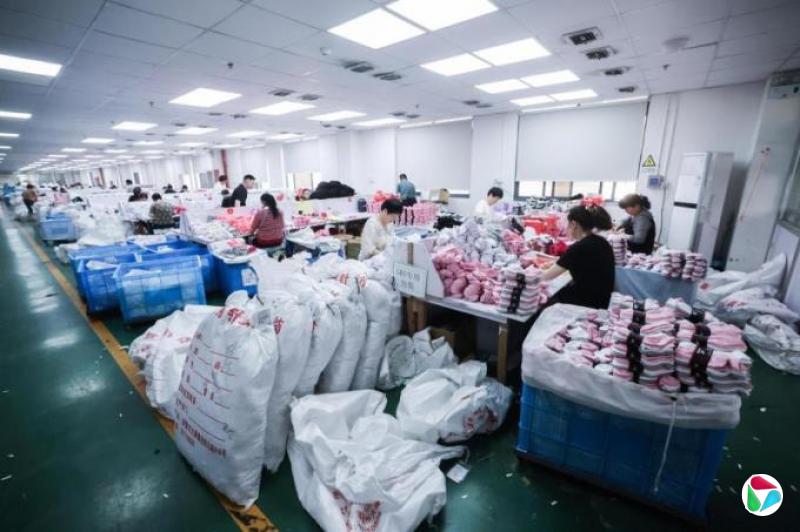 黄益平:中国应如何应对特朗普关税?