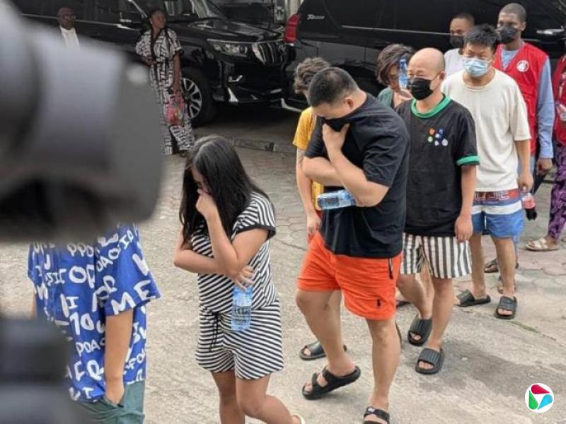 逾百名中国人因网络诈骗在尼日利亚被捕 73处房产被扣押