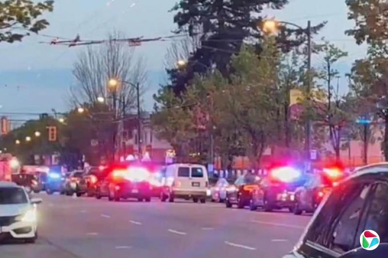 加拿大温哥华汽车冲撞人群 致多人死伤