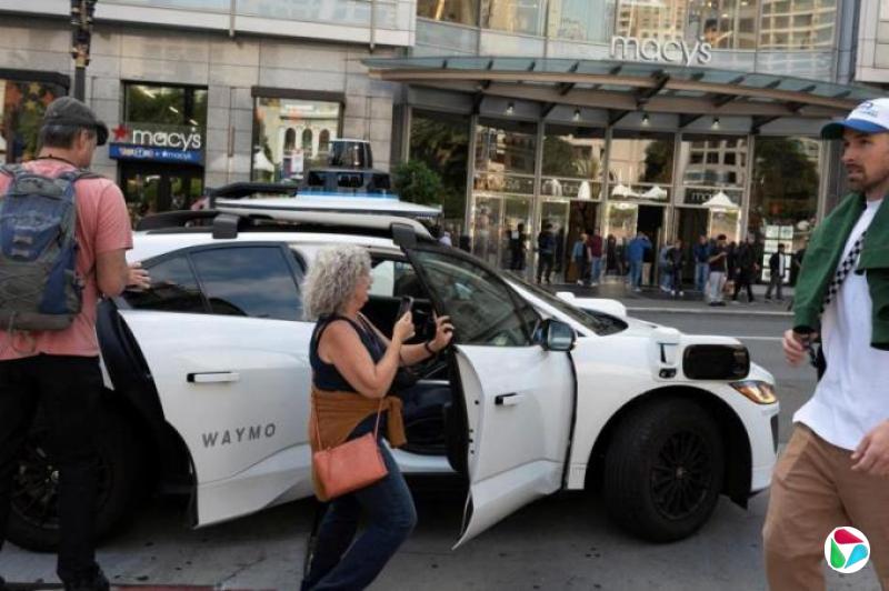 刘安远:无人德士来了 纽约欲迎还拒