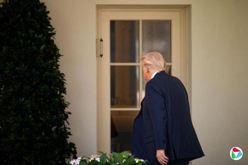 韩东屏:关税政策让特朗普面临墙倒众人推局面