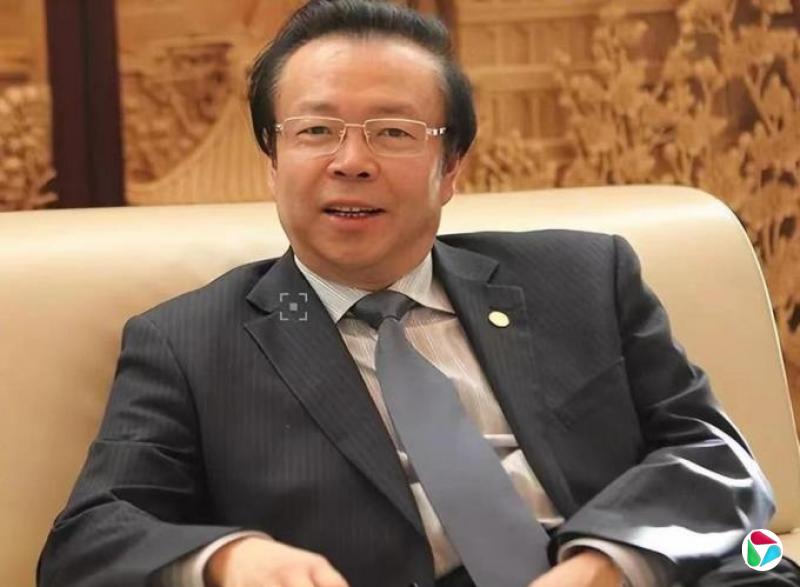 赖小民曾检举两名下属违法犯罪,但没能据此被从宽处罚