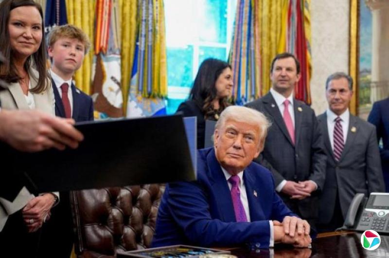 特朗普:“永远”保留10%基准关税 但也可能有例外