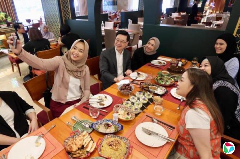 戴庆成:香港开拓中东市场长路漫漫