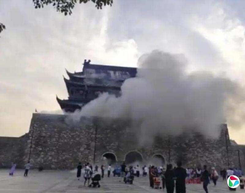 安徽凤阳鼓楼瓦片大面积脱落 官方成立调查组