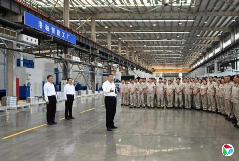 习近平考察河南促继续把制造业搞好