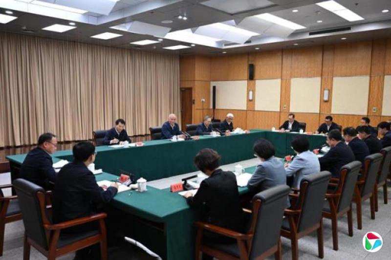 杨丹旭:“吃喝风”和紧日子