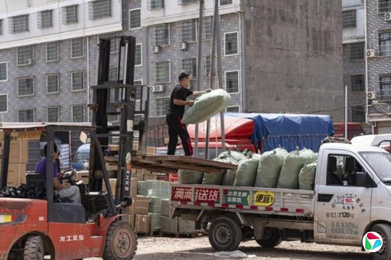 岳健勇:关税刀锋:中美博弈谁主沉浮?