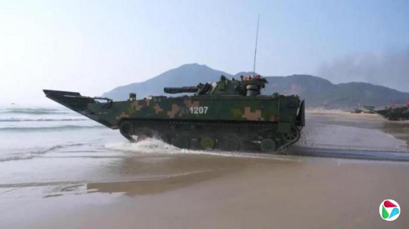 赖清德就职一周年 解放军在闽南海域进行两栖登陆训练