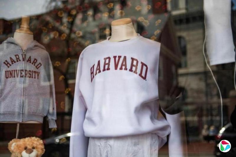 【东谈西论】特朗普抹红哈佛 大战精英名校