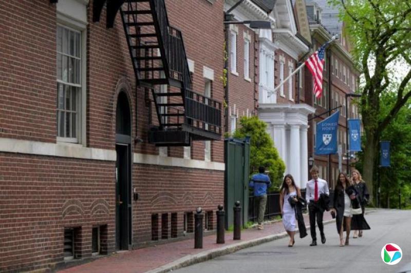 特朗普政府将取消与哈佛的所有联邦合同