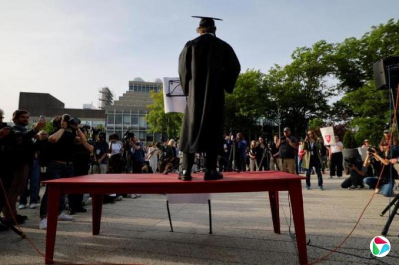 美暂停外国学生签证面谈 拟审查申请人社群帐号