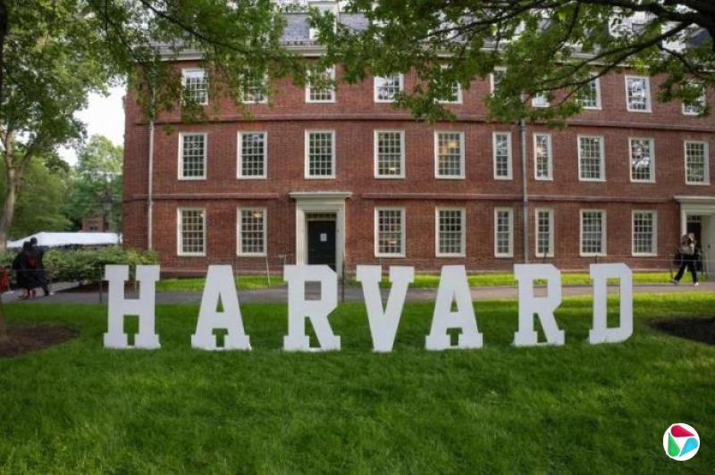 美国宣布对哈佛大学国际学生实行签证限制