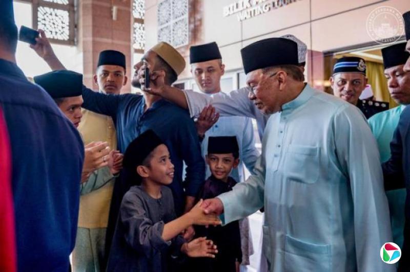 安华愿协助泰柬就边界问题谈判 促成和平解决方案