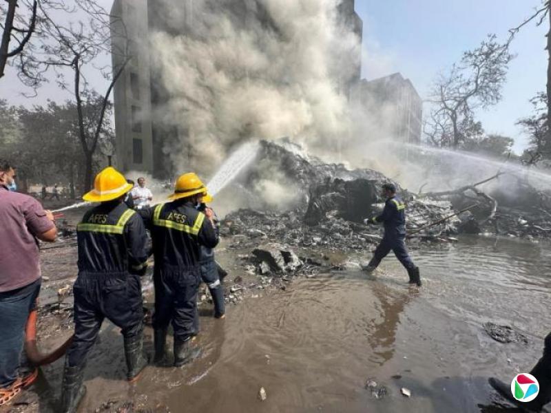 印度一客机起飞后坠毁  逾240人罹难一人生还