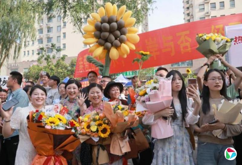 中国再现后高考消费热 学生成消费大军