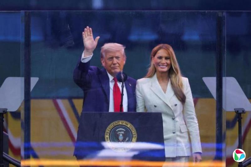 阿齐兹·哈克:不可信的美国