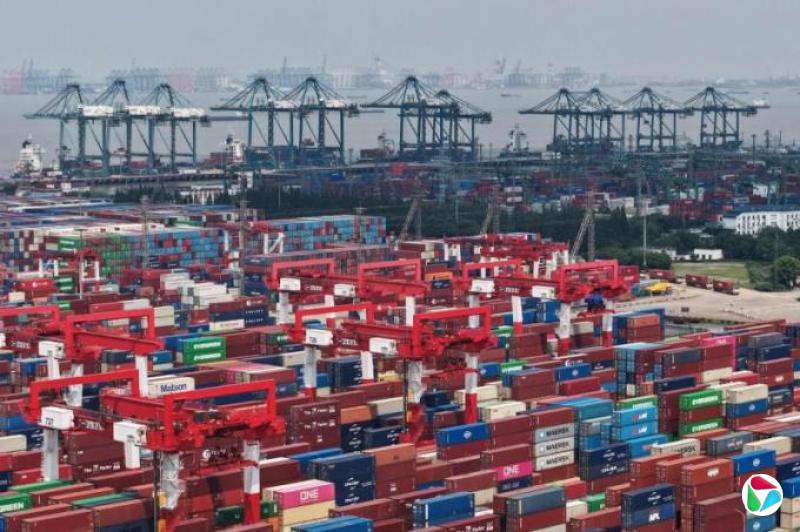 因中东冲突等因素影响 上海出口集装箱运价上周回跌7%