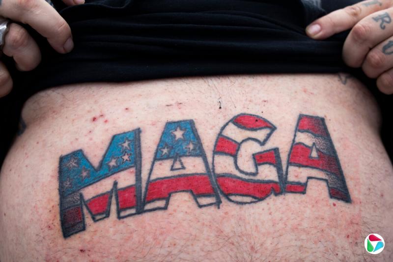 尽管争议缠身、冲突不断,并未赢得广泛公众支持的特朗普仍牢牢掌控着他的选民基本盘。