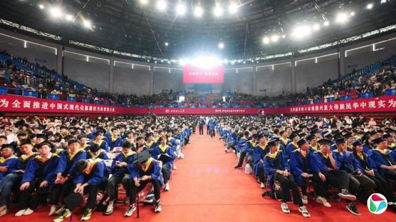 2025年6月14日,毕业生参加武汉理工大学2025年学位授予典礼暨毕业典礼。