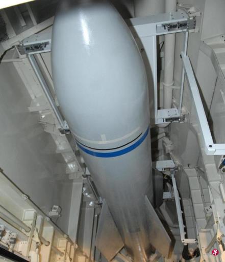 美媒:美军出动六架B-2轰炸机 或带钻地弹打击伊朗