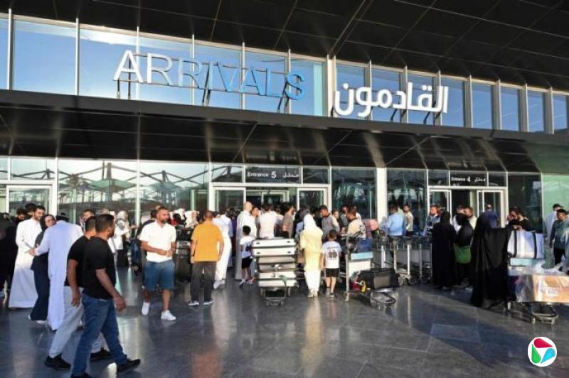 波斯湾多国重新开放领空