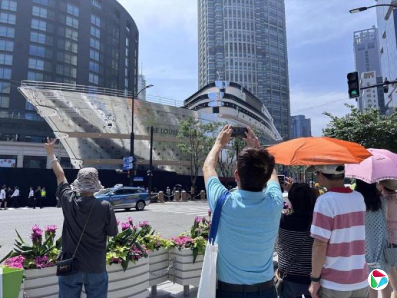 高奢消费寒冬下  LV上海“巨轮”逆势启航