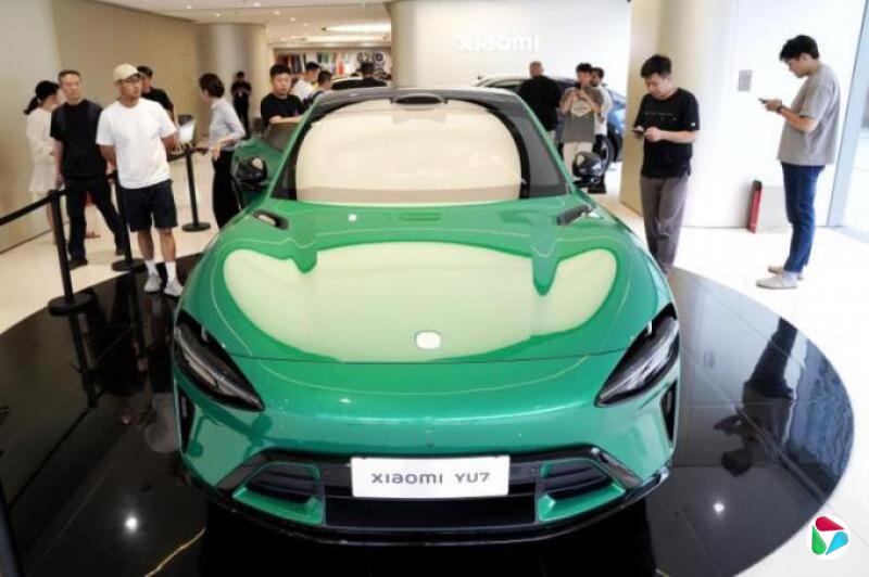 黄牛炒卖小米YU7订单 溢价高达2万人民币