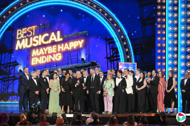 在本月举行的第78届托尼奖颁奖典礼上,《也许美好结局》获得了最佳音乐剧奖。