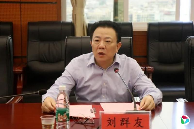 书记刘群友,多次接受老板安排的“生日宴”