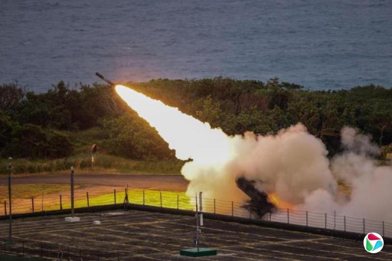 台湾成立首支海马斯导弹连 提升精准打击能力