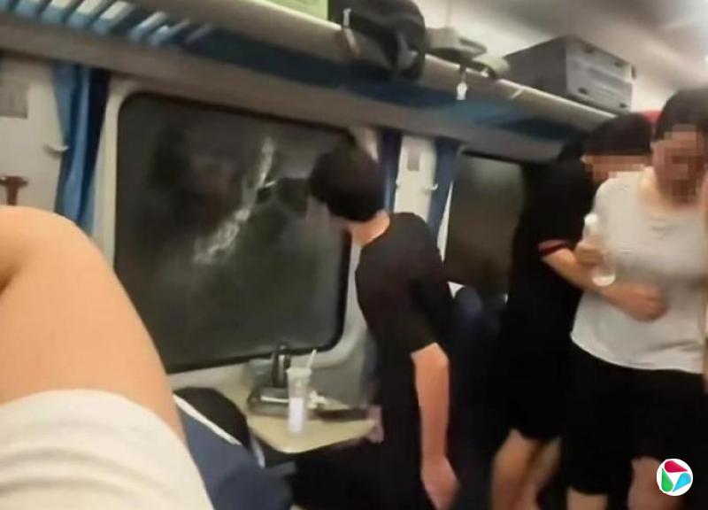 下午察:乘客高铁砸窗堪比司马光砸缸?