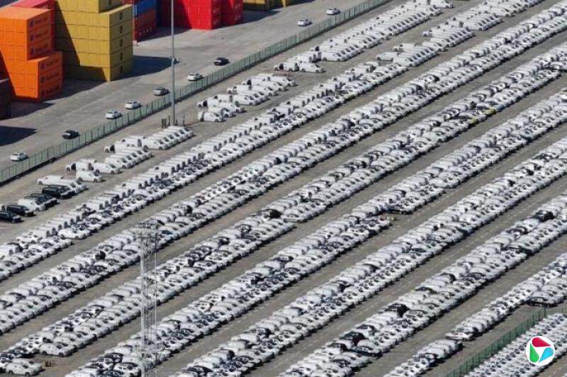 中国今年上半年新能源车销量同比增逾40%