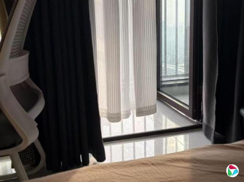 学历贬值前途迷茫 中国年轻一代成为“老鼠人”