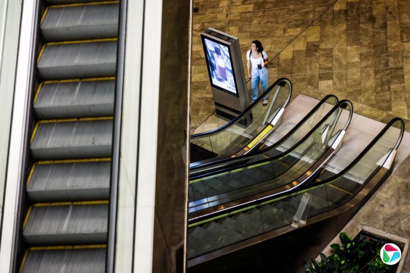 迈阿密的一个购物中心。作为美国经济增长主要驱动力的消费支出已开始走弱。