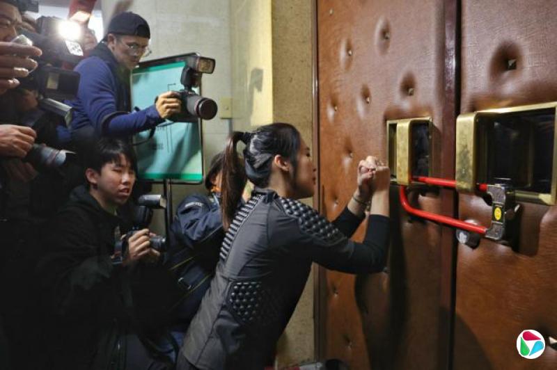 ԴڹᡰСҰ󡱸֡ͼΪ20241220գԺѡշ鷨ǰϦ޷ίƻ鳡ռϯ̨ţίоͼͻƷ