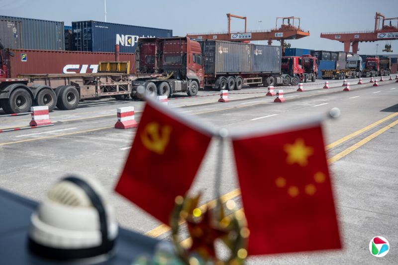 将中国与欧洲及其他地区的国家连接起来的重庆航运码头。