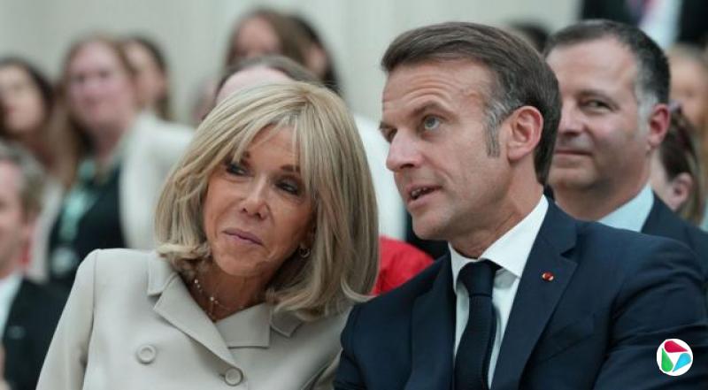 法国总统马克龙(Emmanuel Macron)与其妻子碧姬·马克龙(Brigitte Macron)