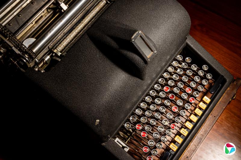 设计一台能打出汉字的打字机难度很大,在过去的一个半世纪里,出现了几十种不同的方案。