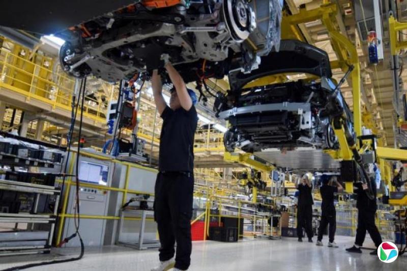 中国6月规上工业企业利润连跌两个月但降幅收窄