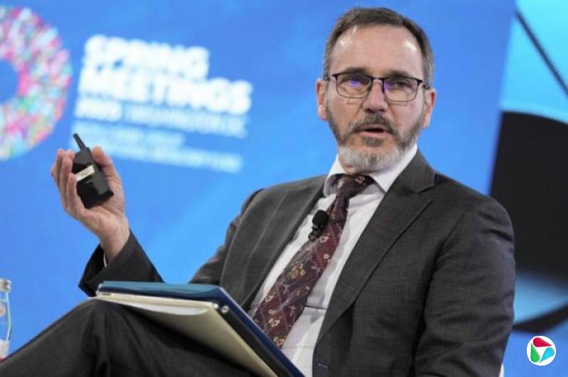 IMF上调全球增长预期 呼吁减少贸易壁垒