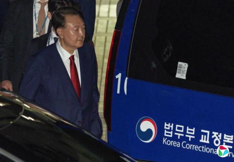 韩国法院批准针对尹锡悦的逮捕令