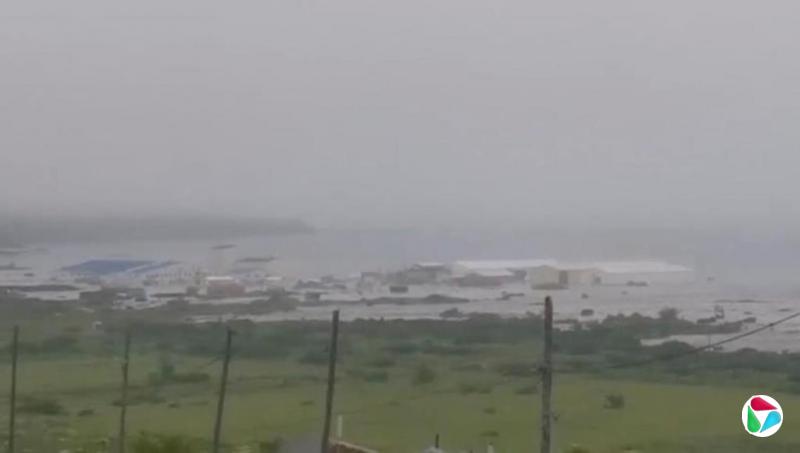 卫星图像显示俄核潜艇基地在上周强震中受破坏