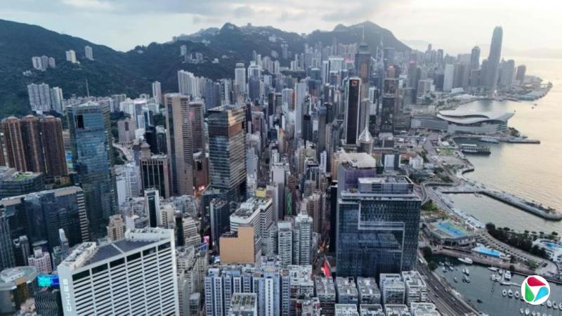 戴庆成:香港经济开始止跌回升?