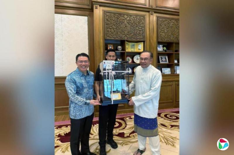 马国首相安华喜迎78岁生日