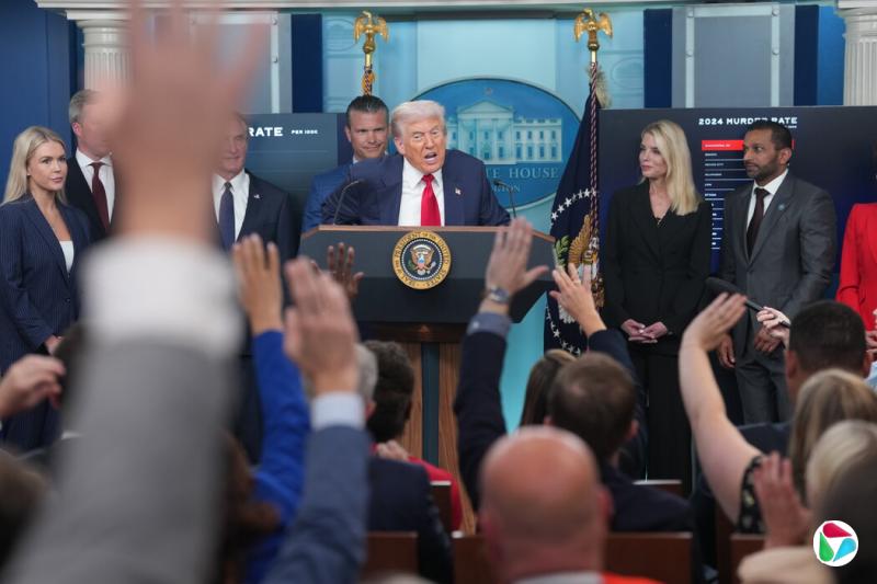 特朗普总统已释放出政策转向的信号,这一变化可能对全球芯片贸易产生深远影响。