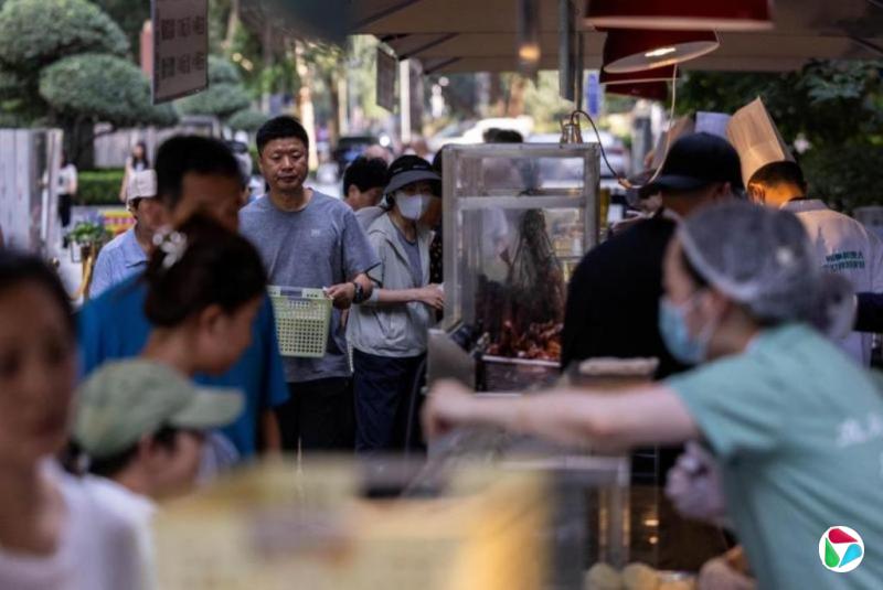 中国官媒批少数自媒体为博眼球 误读全民强制社保政策误导公众