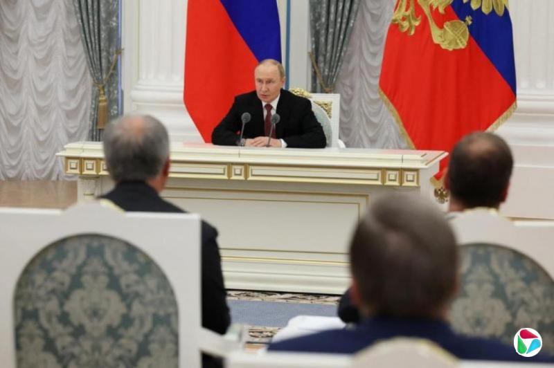 普京与白罗斯哈萨克斯坦领导人讨论美俄峰会